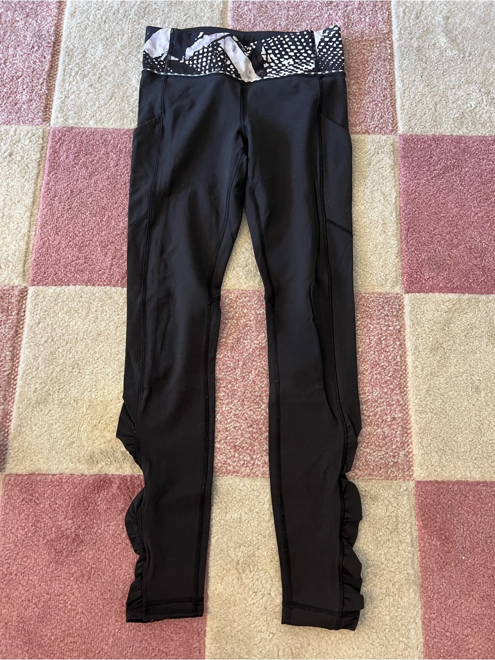 Lululemon ruched Leggings with Waistband pocket